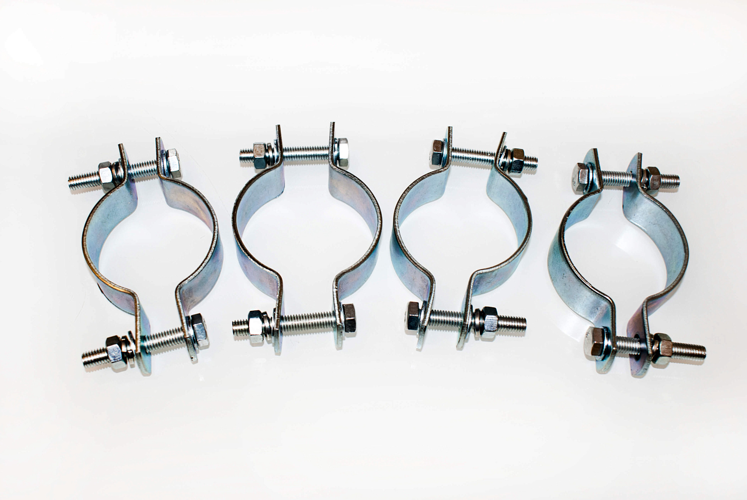 Запуск производства хомутов для крепления дорожных знаков